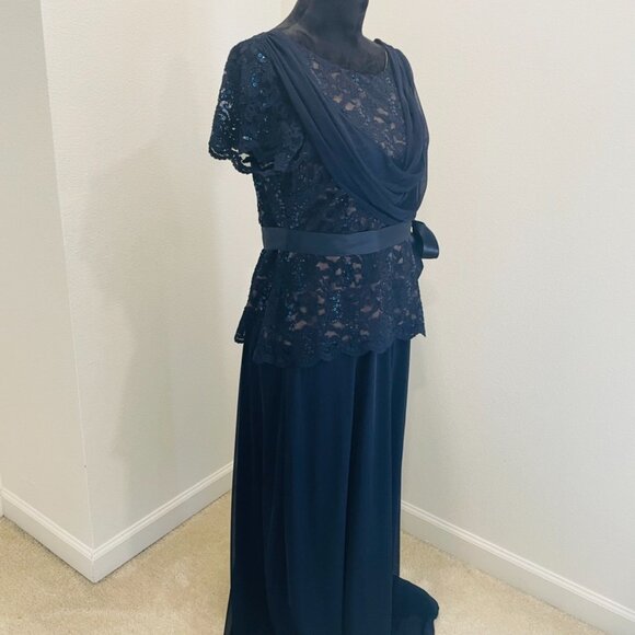 Long evening dress with sequin in blue - Picture 4 of 8